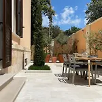 Palazzo Pitagora 4* Таранто