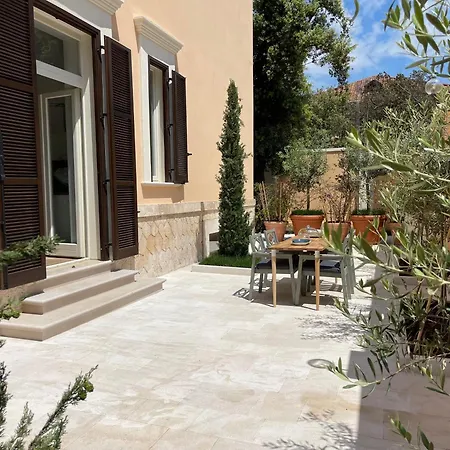 Palazzo Pitagora Guest house *