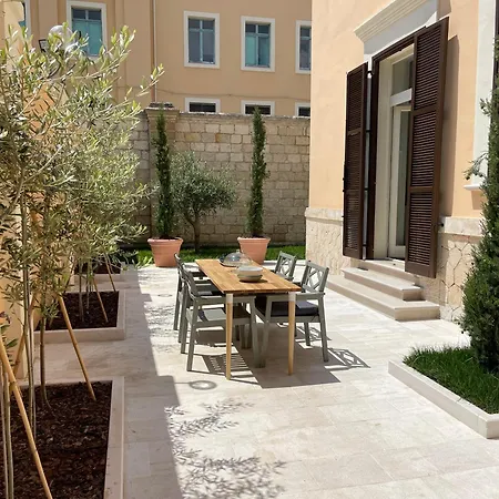 Palazzo Pitagora Guest house